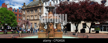 Fontaine à eau à la place de l'hôtel de ville, ville de Leicester, Leicestershire, Angleterre, Grande-Bretagne, Royaume-Uni Banque D'Images