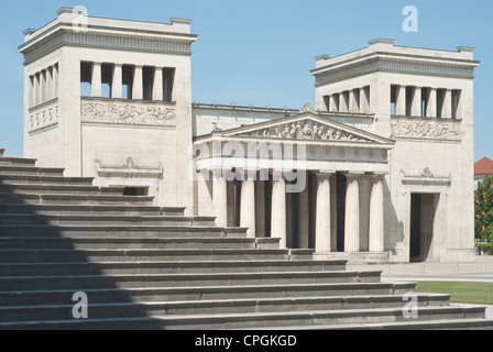 L'architecture grecque classique avec des étapes dans le style italien Banque D'Images