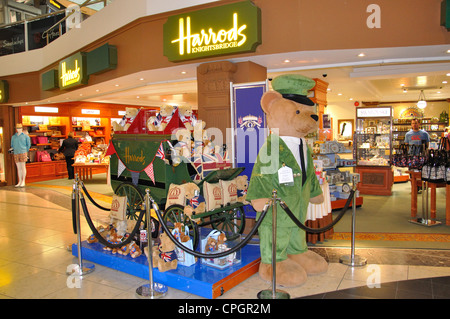 Magasin Harrods à North Terminal, l'aéroport de London Gatwick, Crawley, West Sussex, Angleterre, Royaume-Uni Banque D'Images