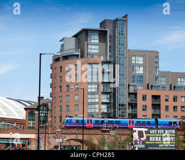 Stephenson Bell conçu Hacienda Apartments Manchester UK, un premier groupe de chefs de train la gare Deansgate Banque D'Images