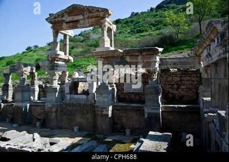 Excavation, d'excavation, de la construction, bien, Ephesos, Ephèse, Izmir, empire romain, point d'intérêt, monument, colonne Banque D'Images