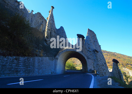 Street, Benton, moraine, pyramide de la terre, de la terre, la vallée des pyramides Eringer, érosion, of Euseigne, véhicule, navire, forme, forme, formes, Banque D'Images