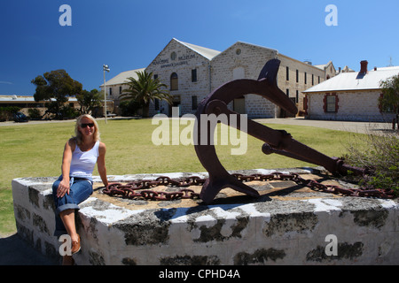 Musée maritime Naufrage, galeries, Fremantle, Perth, anchor, historiques, de vieux navires, port, port, femme, Australie, Banque D'Images