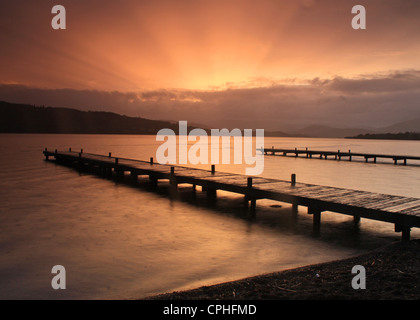 Coucher de soleil sur le lac Windermere Banque D'Images