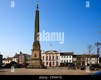 L'obélisque et la place du marché, Ripon, North Yorkshire UK Banque D'Images