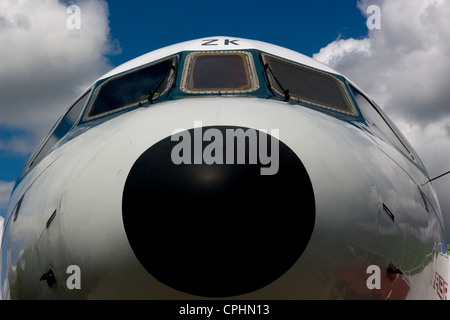 Substitution close up de nez et de pilotage d'BEA Hawker Siddeley HS-121 avion Trident 3B G-AWZK Banque D'Images