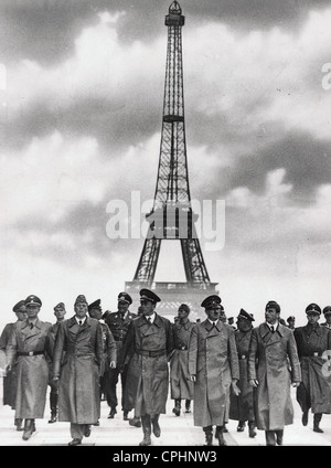 Adolf Hitler et des Nazis à Paris, après la fin de la campagne française, juin 1940 (photo n/b) Banque D'Images