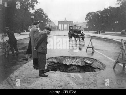 Dans les dommages causés par les bombes Ost-West-Achsen à Berlin, 1940 Banque D'Images