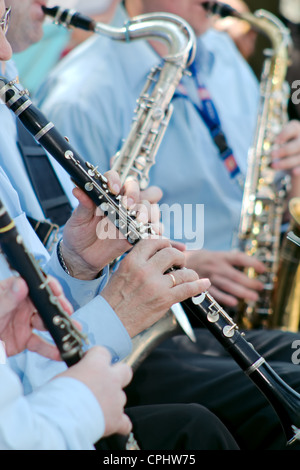 Musicien joue de la clarinette Banque D'Images