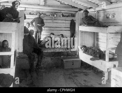 Soldats allemands dans une baraque sur le front de l'Ouest, 1915 Banque D'Images