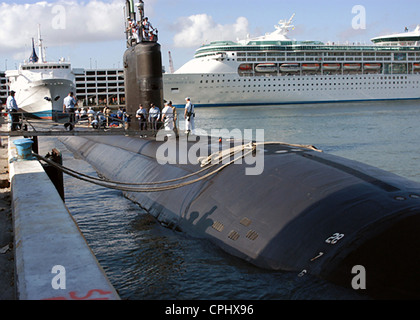 Le sous-marin d'attaque de classe Los Angeles Miami USS (SSN 755) pendant la semaine de la flotte le 26 avril 2004 à Port Everglades, en Floride. Banque D'Images