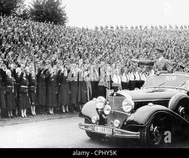 Adolf Hitler durant un voyage à travers le stade sur le congrès de Nuremberg, 1938 Banque D'Images