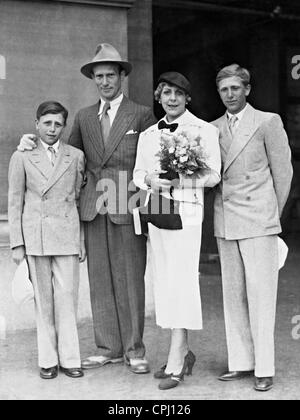 Vicki Baum avec sa famille, 1933 Banque D'Images