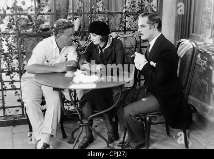 Fred Niblo, Greta Garbo et Antonio Moreno pendant le tournage de "La femme démon', 1926 Banque D'Images