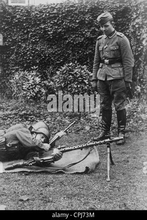 Soldat allemand avec une MG 34, 1940 Banque D'Images
