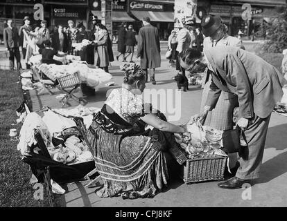 La rue du marché à Budapest, 1941 Banque D'Images