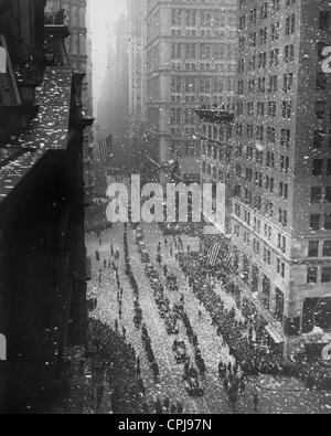 De serpentins pour l'équipage du LZ 127 à New York, 1929 Banque D'Images