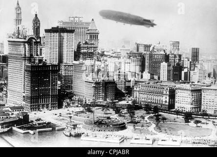 LZ 126 Zeppelin sur New York, 1924 Banque D'Images