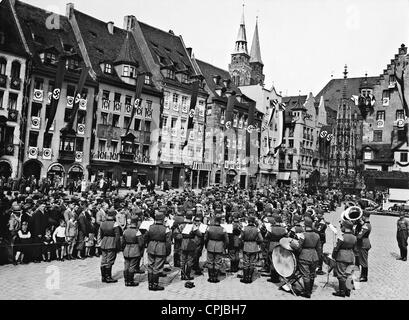 Concert de l'un service de main-d'œuvre sur le marché principal à Nuremberg, 1936 Banque D'Images