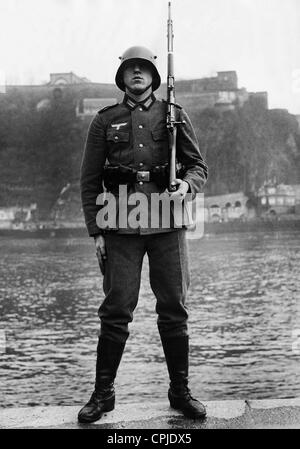 Soldat allemand sur le Rhin, 1936 Banque D'Images