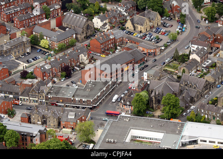 Vue aérienne de petites boutiques à Headingley, où voie nord répond à l'Otley Road Banque D'Images