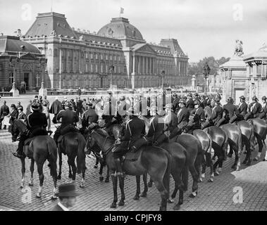 Gardiens dans le Palais Royal à Bruxelles, 1935. Banque D'Images