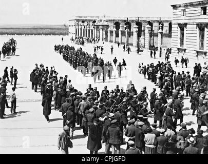 Relève de la garde devant le Palais Royal de Madrid, 1925 Banque D'Images