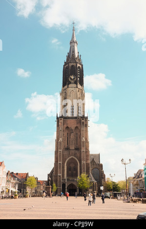 Clocher d'église avec réveil au Market Square, à Delft, Pays-Bas Banque D'Images