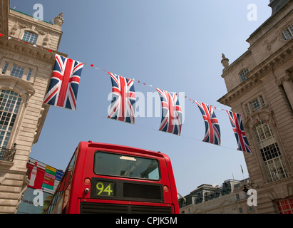 Union Jack noir dans Regents Street, Londres Banque D'Images