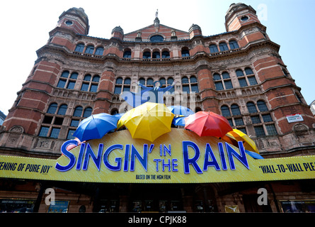 Singin' in the Rain au Palace Theatre dans le West End de Londres Banque D'Images