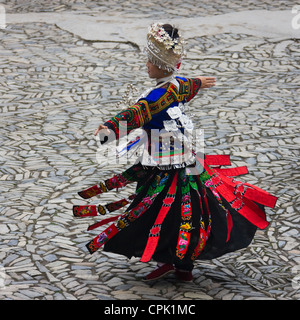 Langde du peuple Miao danse traditionnelle et la musique dans le village de performance, Kaili, Guizhou, Chine Banque D'Images