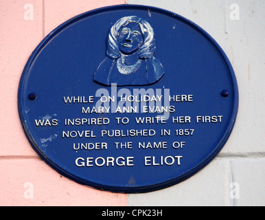 Blue Plaque à Tenby pour George Eliot Banque D'Images