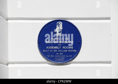 Blue Plaque sur Laston House à Tenby Banque D'Images