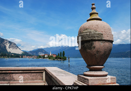 Balustrade d'ornement sur l'île de Borromées Isola Bella, le Lac Majeur, Stresa, Piémont, Italie Banque D'Images