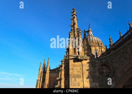 Le coucher de soleil sur la cathédrale de Salamanque Banque D'Images