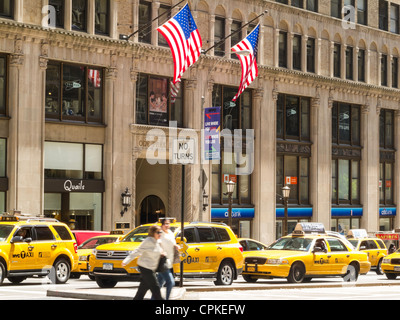 Les taxis, Park Avenue, NYC Banque D'Images