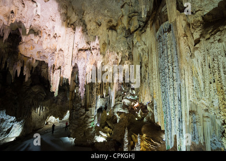 Les grottes de Nerja (Espagnol : Cuevas de Nerja), la nature spectaculaire monument à Nerja, Andalousie, région de Malaga province. Banque D'Images