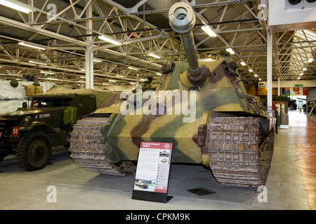 L'allemand seconde guerre mondiale / WW2 / LA DEUXIÈME GUERRE MONDIALE (Pz Kpfw VI Tiger II Ausf B) réservoir sur l'affichage à l'Aquarium, musée de Bovington, dans le Dorset UK. Banque D'Images