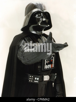 Un portrait de Dark Vador dans le 1977 film Star Wars. Darth Vader est joué par l'acteur David Prowse. Banque D'Images