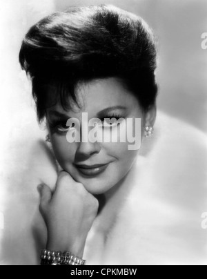 Un portrait noir et blanc de la star de cinéma et chanteuse Judy Garland, prises à Los Angeles en 1963. Banque D'Images