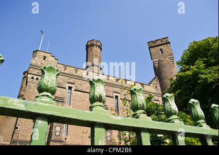 Bâtiment victorien waterworks dans le style Baronial écossais, aujourd'hui un centre d'escalade, Stoke Newington, Hackney, Londres, Angleterre Banque D'Images