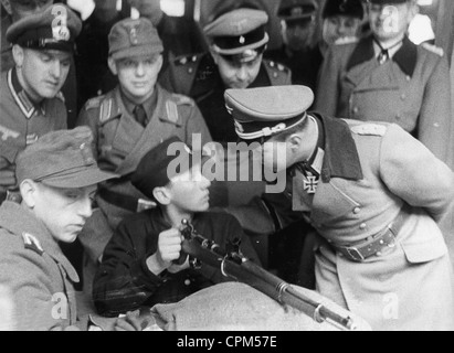 Formation des membres de la jeunesse hitlérienne pendant la Seconde Guerre mondiale, 1944 Banque D'Images