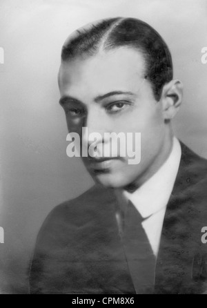 Rudolph Valentino, autour de 1920 Banque D'Images