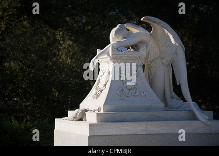 Ange de deuil (sculpture originale par William Wetmore Story). L'Université de Stanford, Californie. Banque D'Images