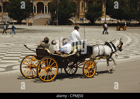 L'Espagne. L'Andalousie. Séville. La place de l'Espagne. Tour de calèche. Banque D'Images