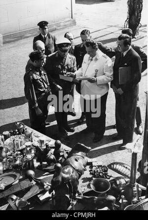 Hermann Goering donne pour don de métal, 1940 Banque D'Images