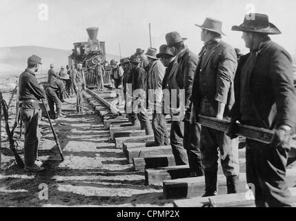 Construction d'une ligne de chemin de fer dans l'Ouest sauvage Banque D'Images