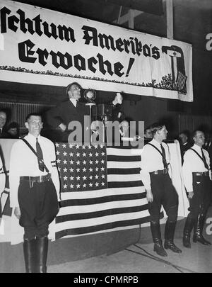 German-Americans lors d'une réunion de l'organisation de sympathisants nazis "Amis de la nouvelle Allemagne" à New York, 8 avril 1934 Banque D'Images