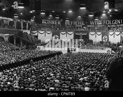 Rassemblement de masse dans le Palais des sports de Berlin, 1943 Banque D'Images