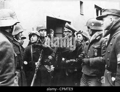 Les garçons d'Hitler lors des combats sur le front de l'Est, 1945 Banque D'Images